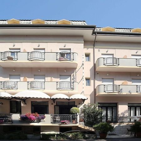 Hotel Piccinelli Rimini Buitenkant foto