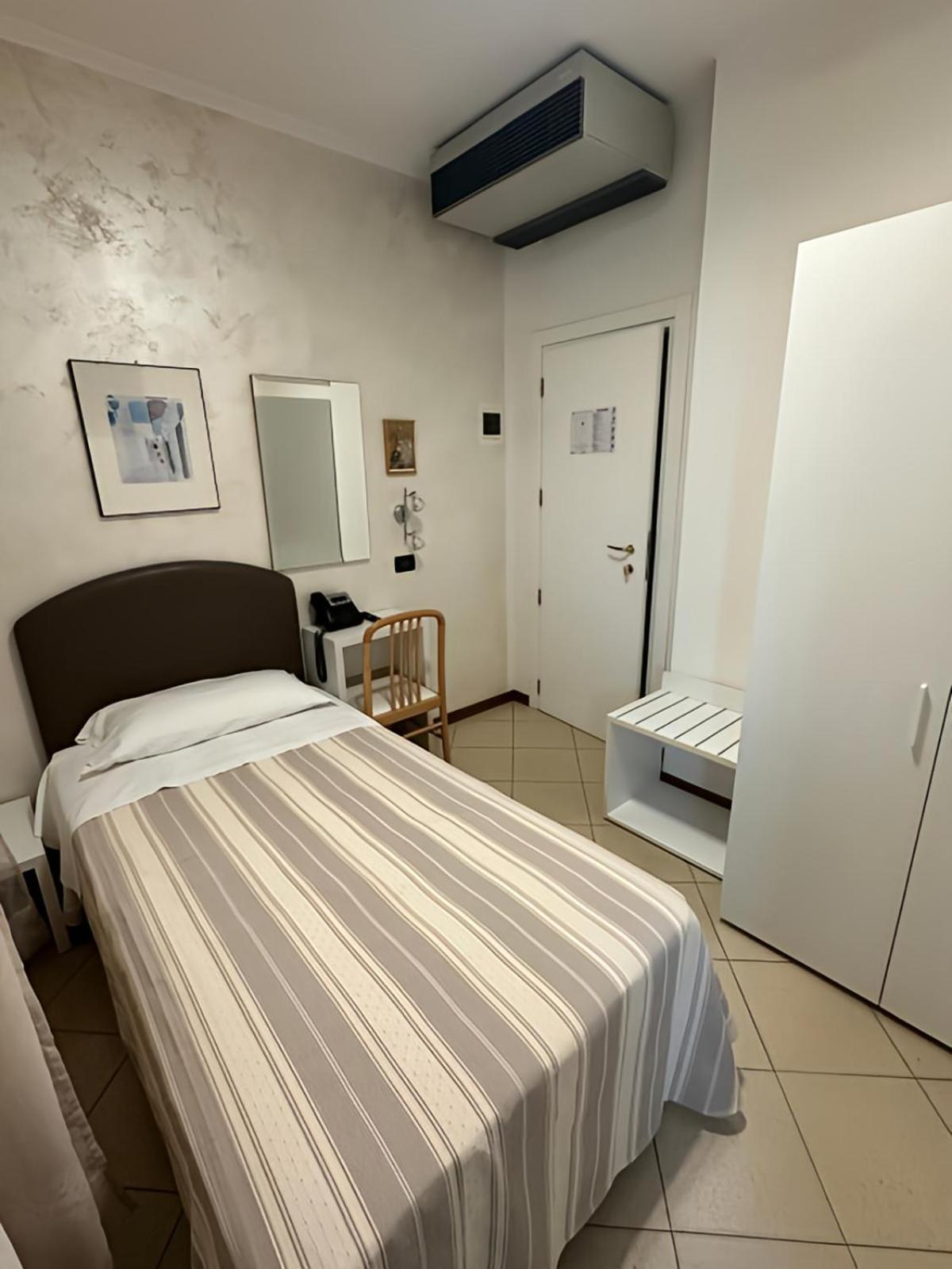 Hotel Piccinelli Rimini Buitenkant foto