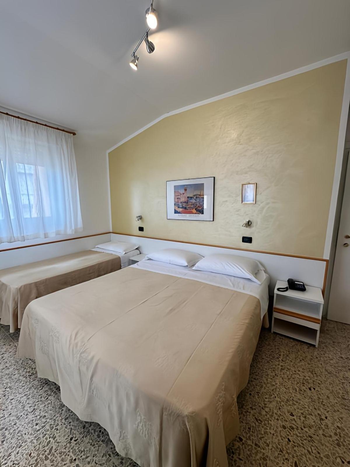 Hotel Piccinelli Rimini Buitenkant foto