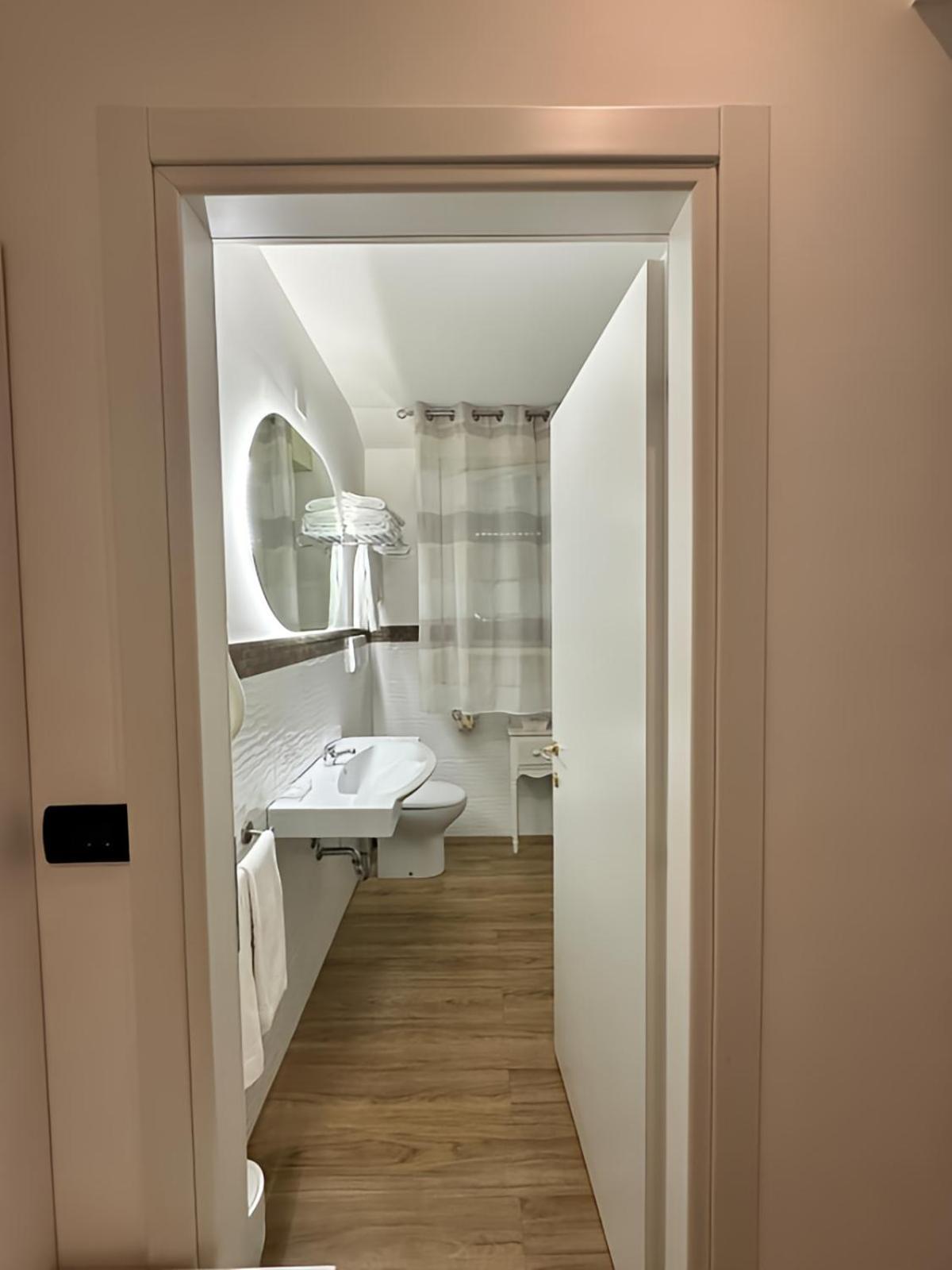 Hotel Piccinelli Rimini Buitenkant foto
