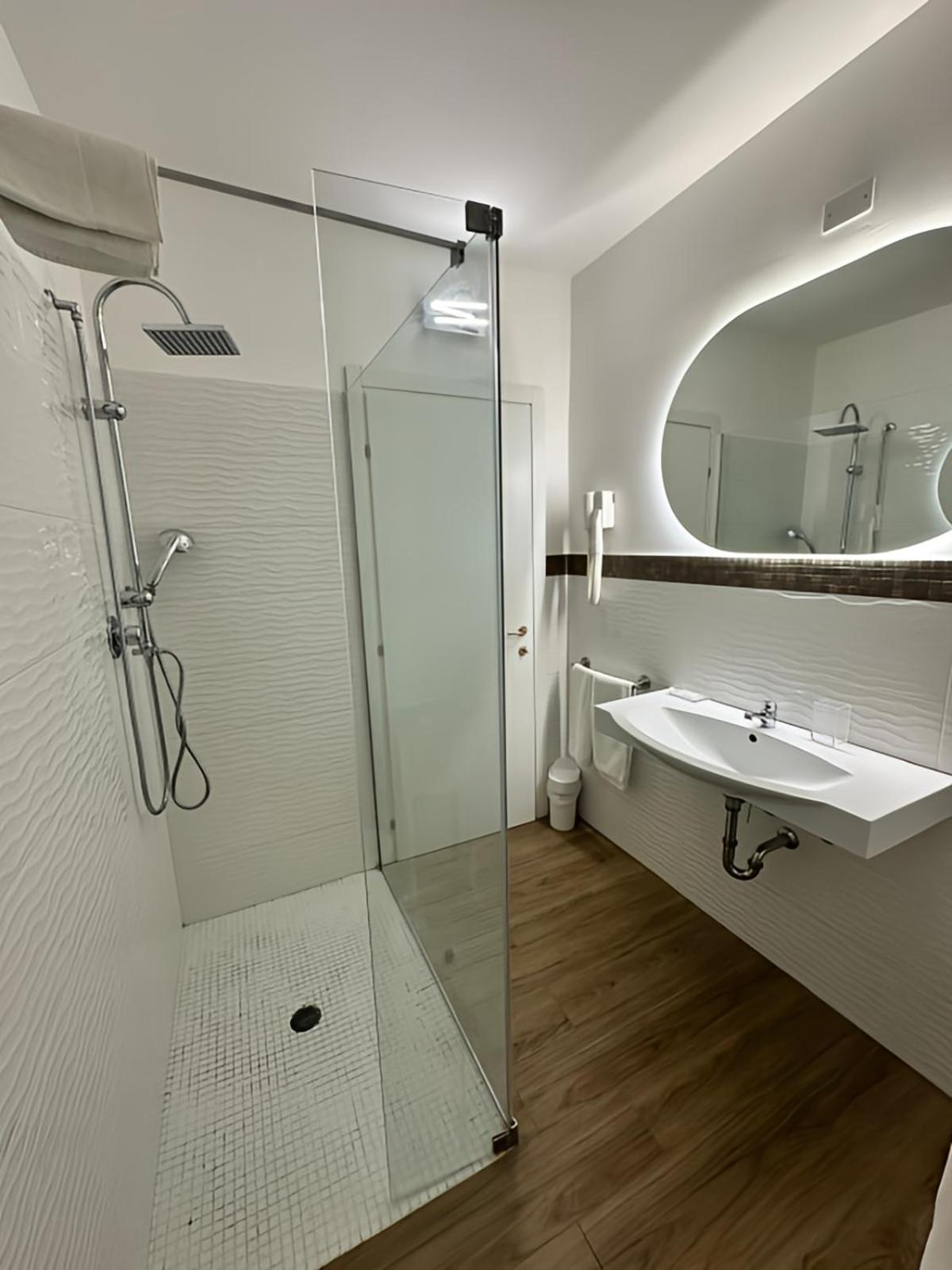 Hotel Piccinelli Rimini Buitenkant foto