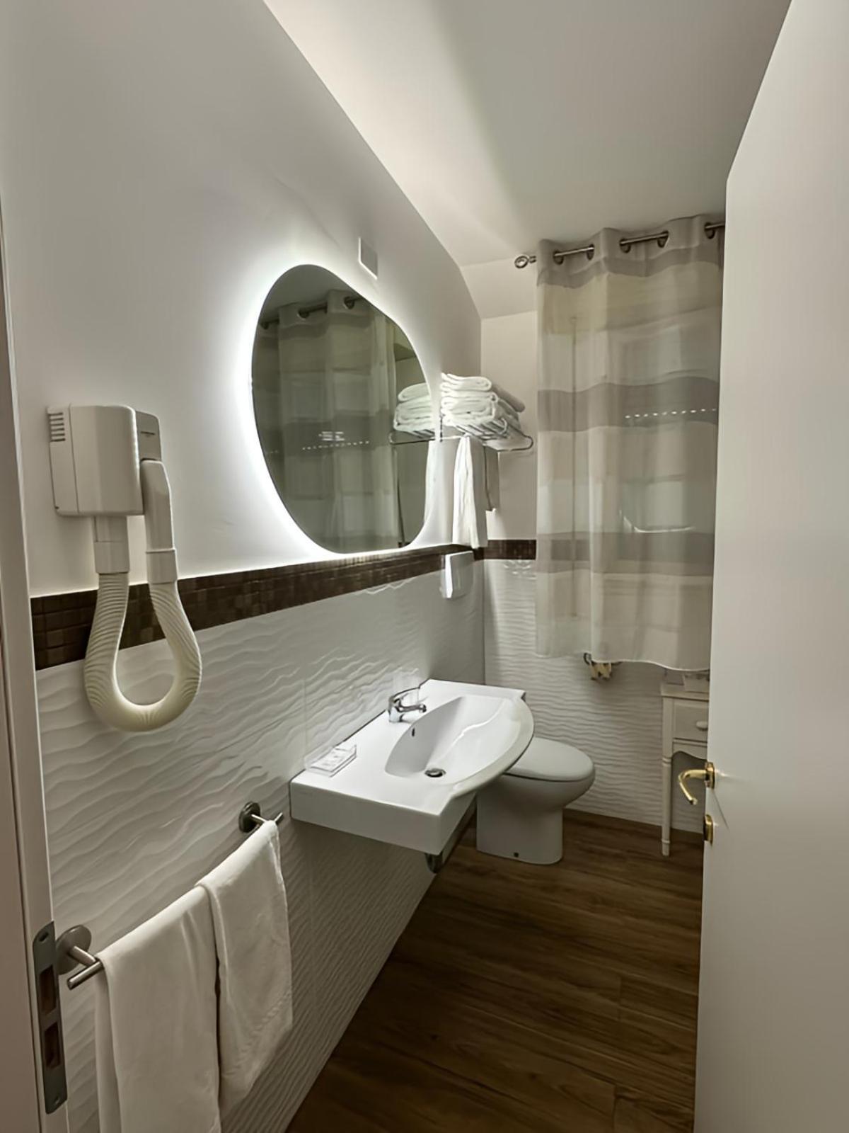 Hotel Piccinelli Rimini Buitenkant foto