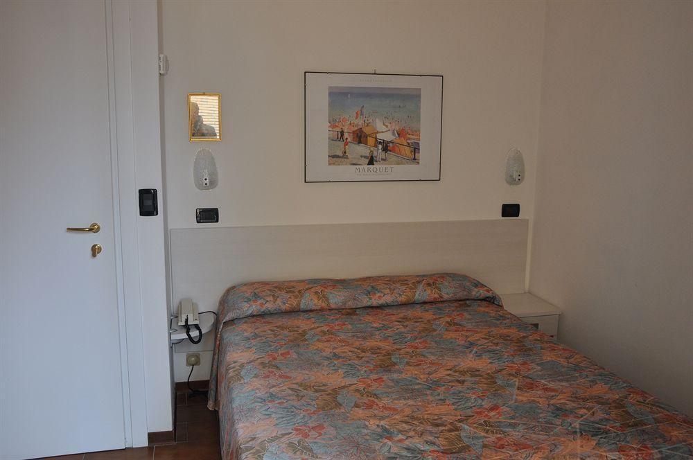 Hotel Piccinelli Rimini Buitenkant foto