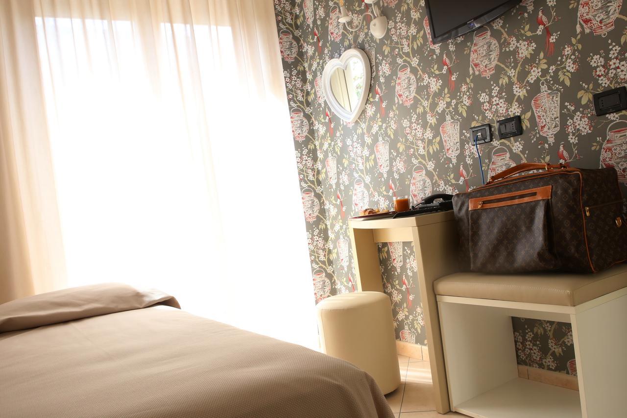 Hotel Piccinelli Rimini Buitenkant foto