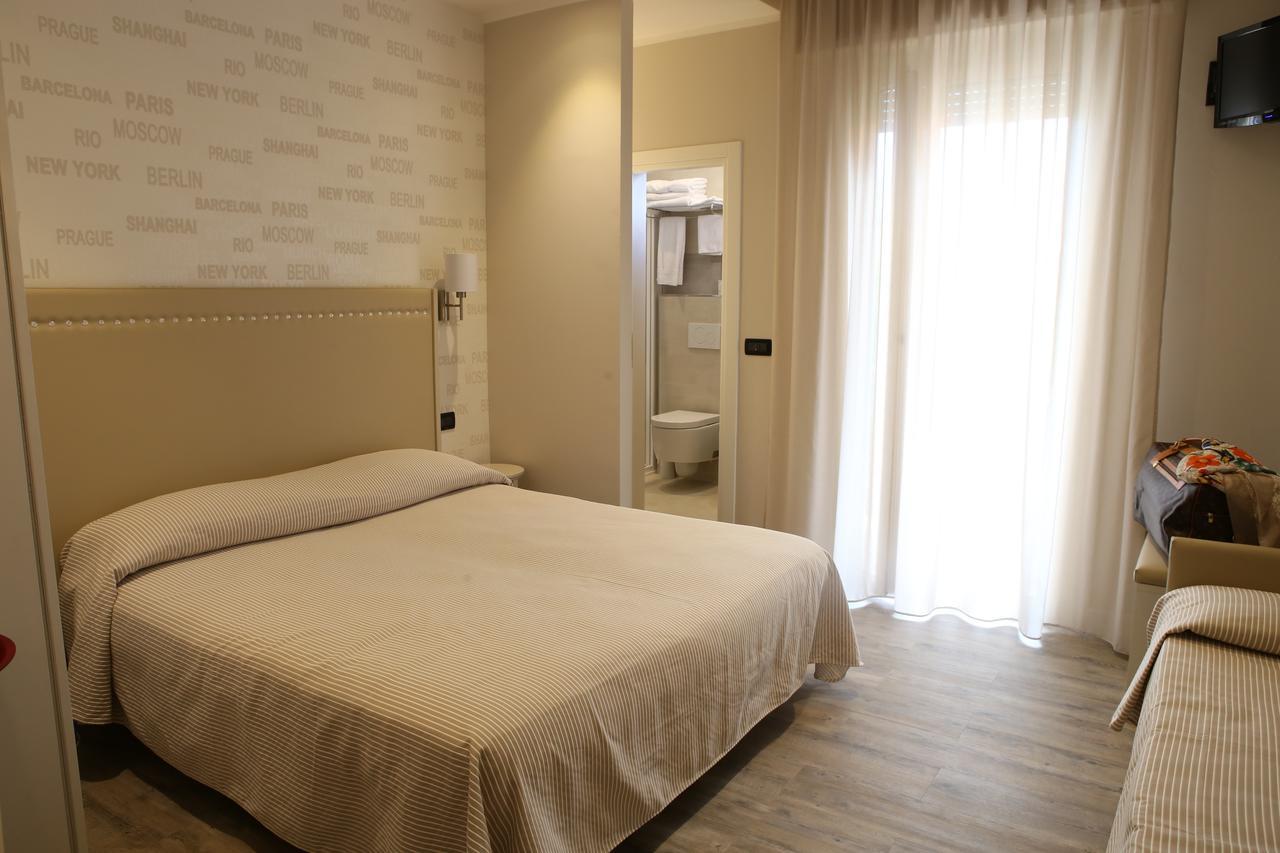 Hotel Piccinelli Rimini Buitenkant foto